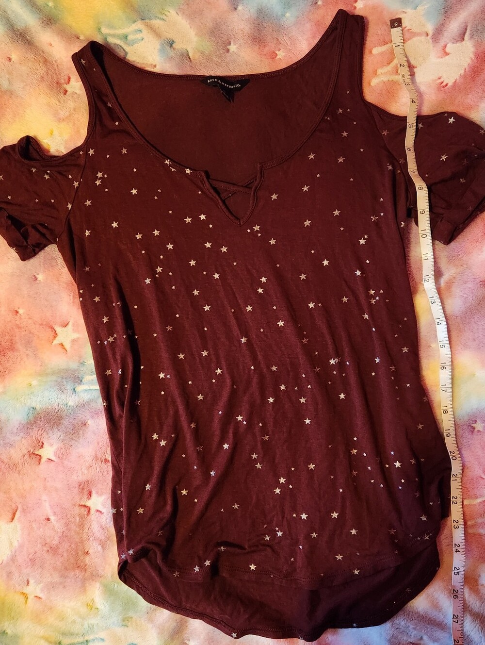 Rock & Republic Star Print Cold Shoulder Top